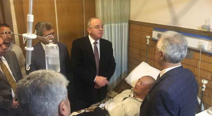 وزير العمل يطمئن على المستثمر الصيني