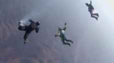 بالفيديو: قفزة "مجنونة" من ارتفاع 7 آلاف متر من دون مظلة