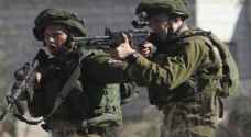 هأرتس: الجيش يستهدف الفلسطينيين بـ"ركبهم " لجعلهم معاقين حركيا
