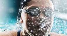 هل ينبغي عليك الاستحمام قبل السباحة؟ إليك سر رائحة الكلور في المسبح