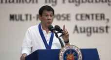رئيس الفلبين يرفض التراجع عن دعوته لقتل الملايين