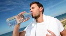 9 أسباب لضرورة الزّيادة من شرب الماء