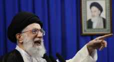 خامنئي: تعليقات ترامب وكلينتون تدمر سمعة أميركا
