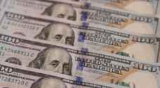 الدولار ينزل من أعلى مستوياته في أكثر من 13 عاما مع صعود المعادن