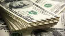 الدولار يقترب من أعلى مستوى في 14 عاما