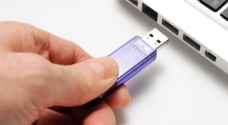 احمِ حسابك على فيسبوك من الاختراق.. مفتاح USB لتعزيز الأمان