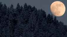 ترقبوا القمر الثلجي مساء السبت
