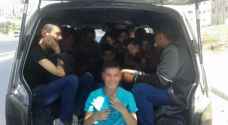 ضبط ٢٣ طالب مدرسة بمركبة واحدة!