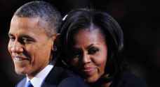 ميشيل أوباما فخورة: زوجي ظل يرتدي نفس بدلته ٨ سنوات ولم يلاحظ أحد