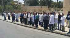 وقفة للأطباء رفضا للاعتداءات عليهم .. صور