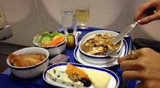 ٥  معلومات مغلوطة عن وجبات الطائرة