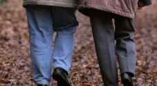 علام يدل عدم الاستقرار أثناء المشي في الكِبر؟