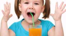 عصير الفواكه قد يُصيب طفلك بالإسهال
