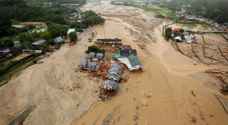 قتلى بفيضانات وانزلاقات تربة في فيتنام
