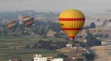 تحطم منطاد ينقل سياحا بالقرب من الأقصر في مصر