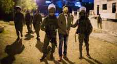 اعتقال 17 فلسطينيا بالضفة