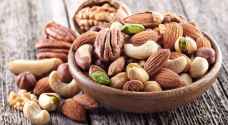 المكسرات تزيد فرص الحياة لدى مرضى سرطان القولون