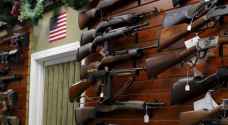 أمريكا.. برلمان فلوريدا يقر قانونا يجيز لمدرسين حمل سلاح ناري