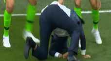 سقوط كوميدى لمدرب البرازيل بعد هدف كوتينيو فى كوستاريكا ..فيديو
