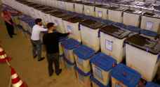 العراق يبدأ إعادة فرز أصوات الانتخابات يدويا الثلاثاء