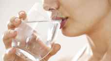 دراسة: شرب ماء إضافي يوميا يقي النساء من التهابات المثانة