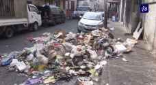 تحذيرات من كارثة بيئية حال استمر اضراب موظفي البلديات.. فيديو
