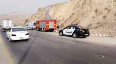 أزمة مرورية خانقة بعد انهيارات صخرية على طريق جرش/ عمان - فيديو وصور