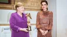 الملكة تهنئ أنجيلا ميركل لحصولها على جائزة فكتوريا الذهبية