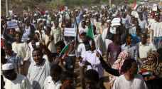 تجدد الاحتجاجات في السودان وهدوء في الخرطوم