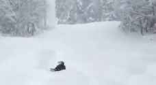 شاهد بالفيديو .. ارتفاعات مذهلة للثلوج في روسيا