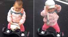بالفيديو.. رضيعة صينية تذهل العالم بعمر 14 شهرا
