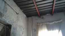 اخلاء عائلة جراء سقوط سقف منزلها في بلعما