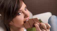 معتقدات خاطئة: العسل ليس أفضل من السكر .. والشوكولا لا تحدث حبوبا في الوجه- فيديو