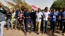 متظاهرون يشتبكون مع الشرطة في السودان