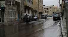 مياه الامطار تداهم شوارع وتجمعات سكنية في الزرقاء