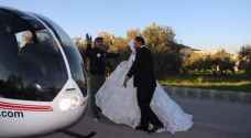 أردني من السلط يزف عروسه بطائرة - فيديو وصور