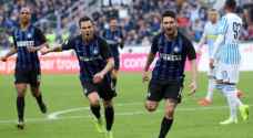 إنتر يتخطى سبال بصعوبة ويقلص الفارق مع ميلان