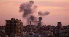 إصابة فلسطينيين في غارة للاحتلال وسط غزة
