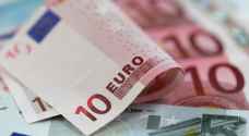 اليورو يتجه لأسوأ أداء شهري منذ تشرين الأول