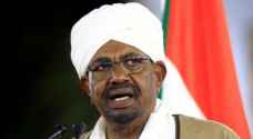 البشير تحت الإقامة الجبرية واعتقال قيادات الحزب الحاكم