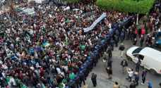 الجزائريون ينزلون إلى الشارع للجمعة التاسعة على التوالي