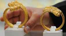 الذهب بصدد أول مكسب شهري