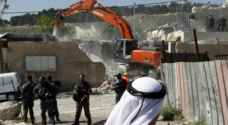 الاحتلال يخطر بهدم منازل وإخلاء أراضٍ في العيسوية