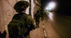 الاحتلال يداهم منازل ذوي أسرى بطولكرم
