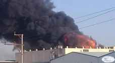 حريق كبير بمصنع اسفنج في اربد - فيديو وصور