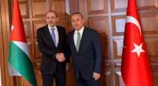 الصفدي وأوغلو يبحثان سبل تطوير العلاقات الثنائية والتطورات الإقليمية
