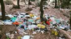 عجلون .. سواح بالمئات ونفايات بالأطنان - صور