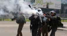 اصابة 20 مواطنا بالغاز واحتراق منزل خلال مواجهات في قلقيلية