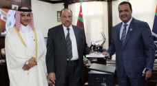 وزير الداخلية يلتقي بالسفير القطري في عمان