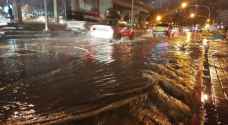 تحذير من ارتفاع منسوب المياه في طرقات العاصمة بسبب غزارة الأمطار